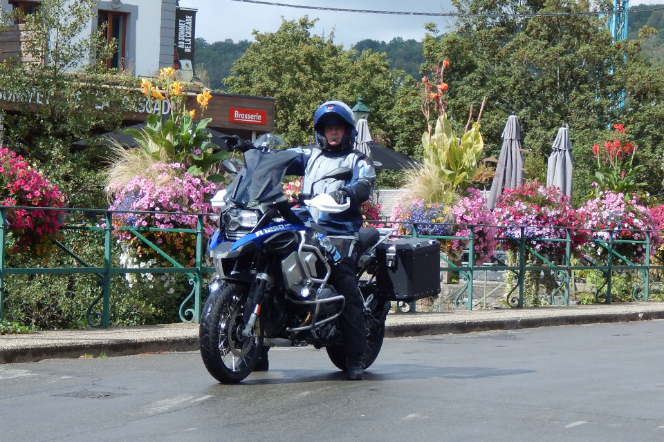 Motorrijbewijspoint Terneuzen examengarantie AVB en AVD